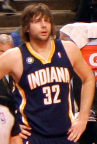 200px-Josh_McRoberts_Bulls_vs_Pacers_December_2009.jpg